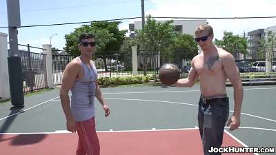 BaitBus: Shooting hoops and sucking dick